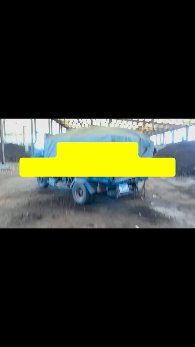 今日は地元の農家さんの元へ2トンダンプを使って納品に行ってき...