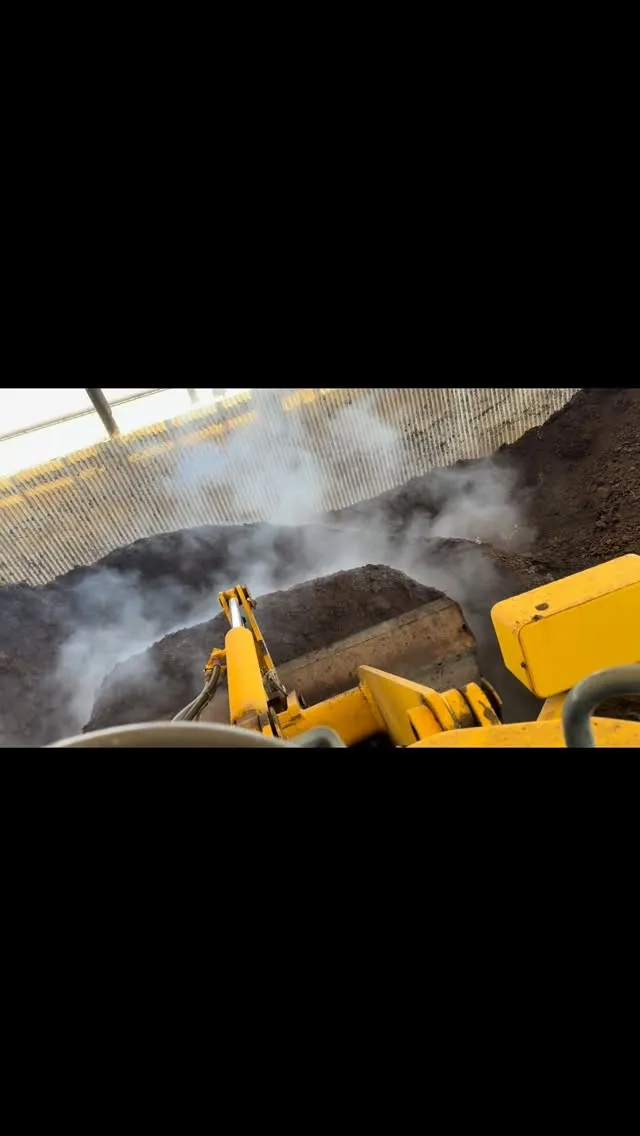 今日は堆肥作りの最終段階を行いました！✨何度も切返しを行い、...